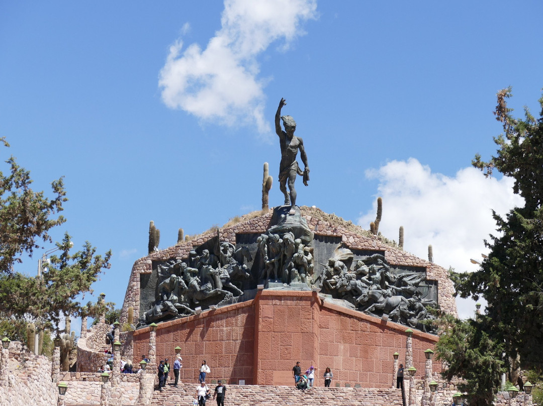 Monumento a los Heroes de la Independencia景点图片