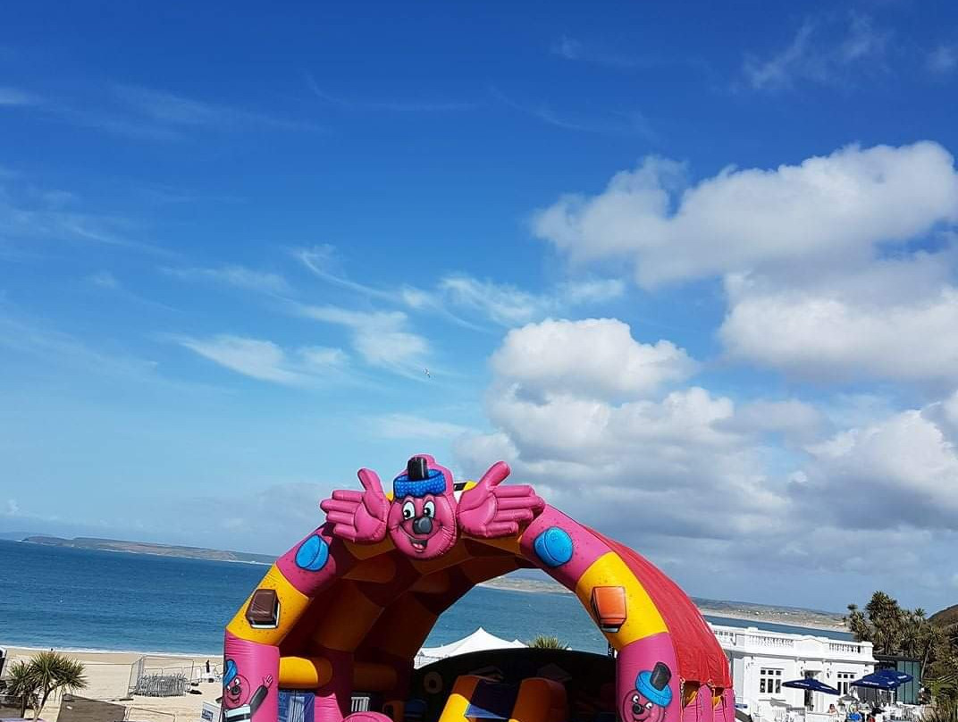 South West’s Inflatable Theme Park-普利茅斯必去景点