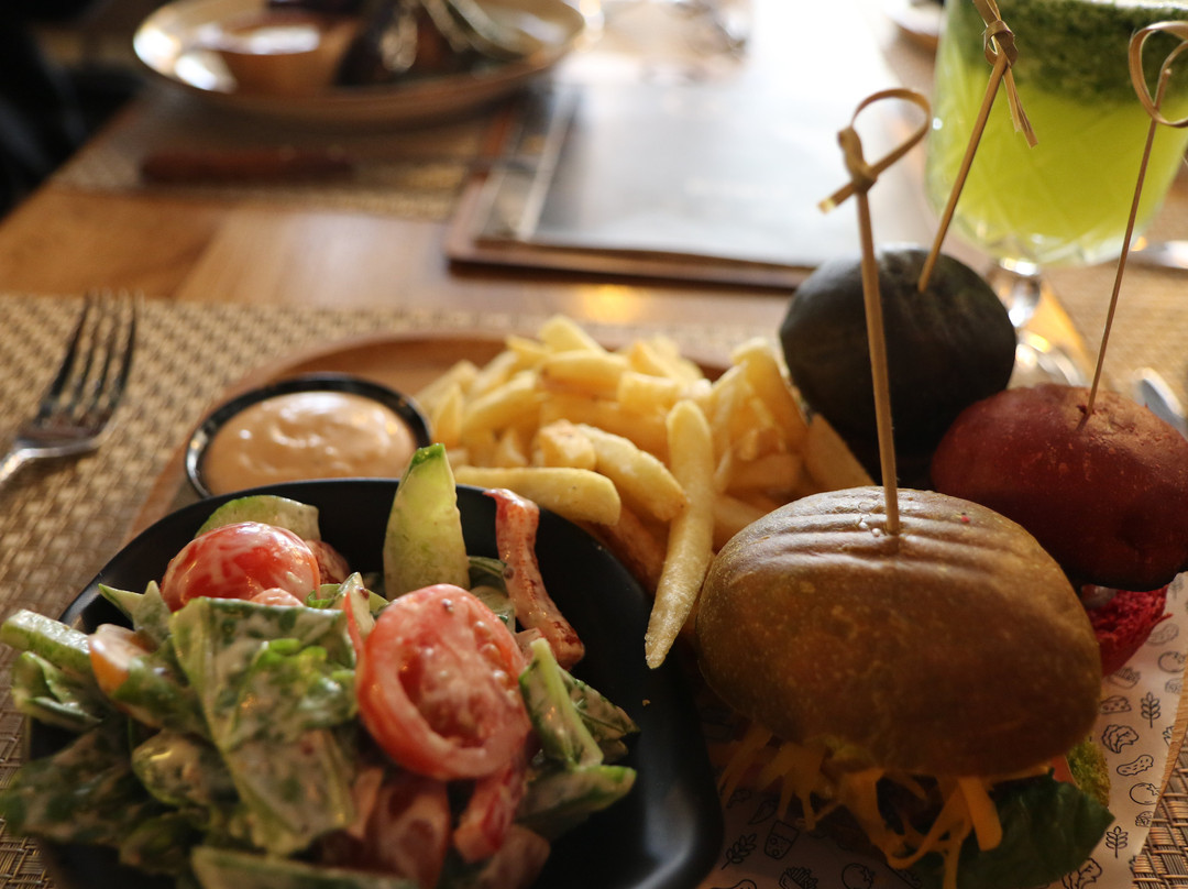 Efrat餐馆和美食-Q Lounge