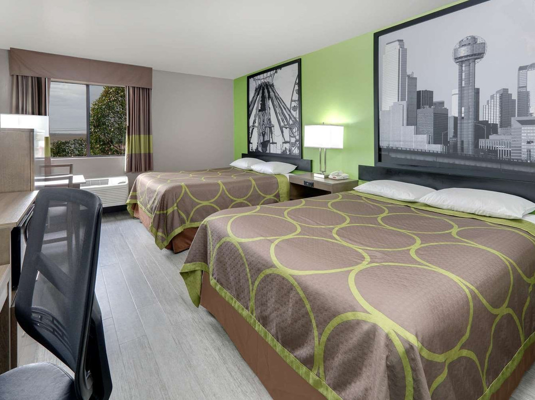 沃克西哈奇速8酒店主图