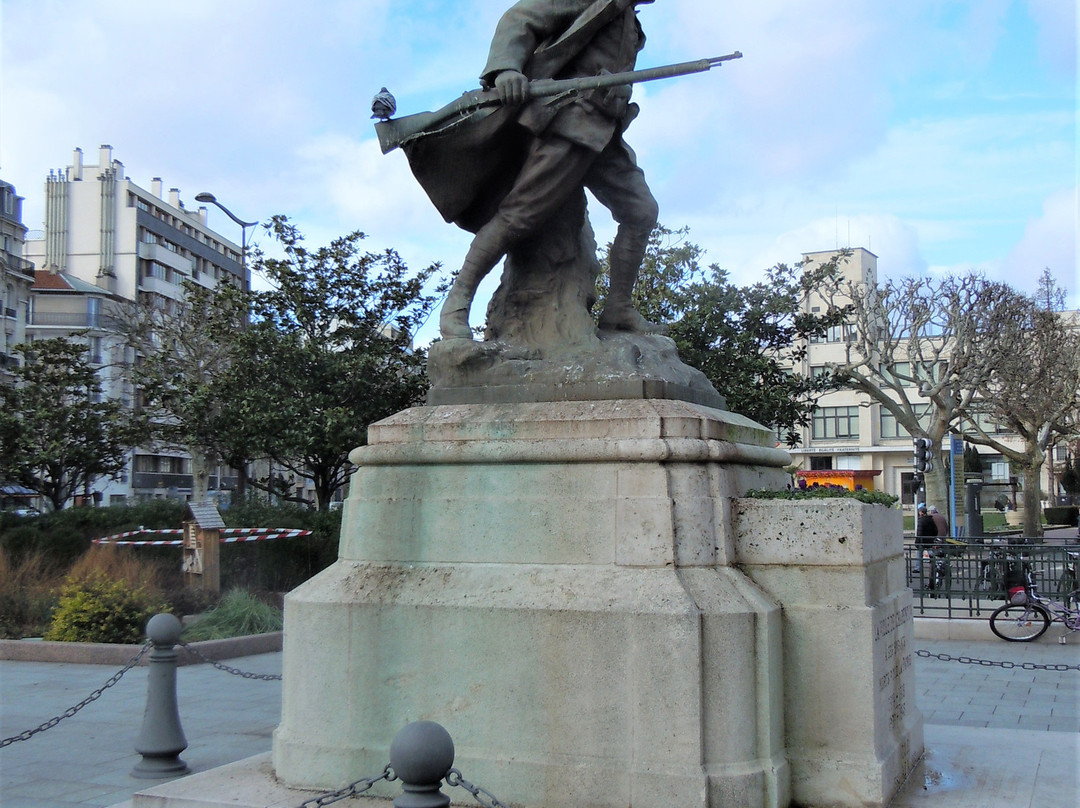 Monument aux Morts景点图片