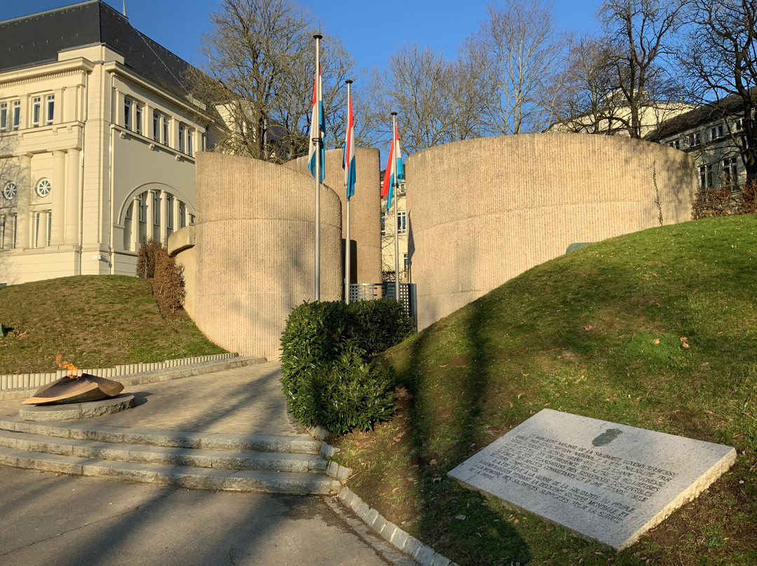 Monument National de la Solidarite景点图片