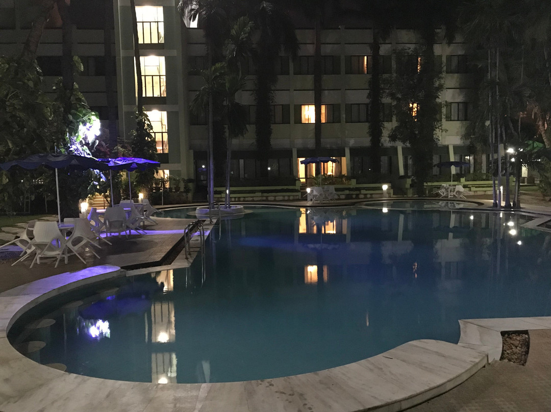 Hotel Parisutham主图