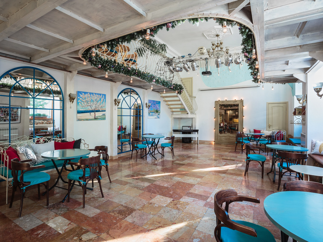 Art Cafe Snezhinka