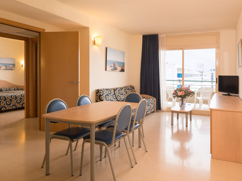 H 精品皇家太阳套房酒店主图