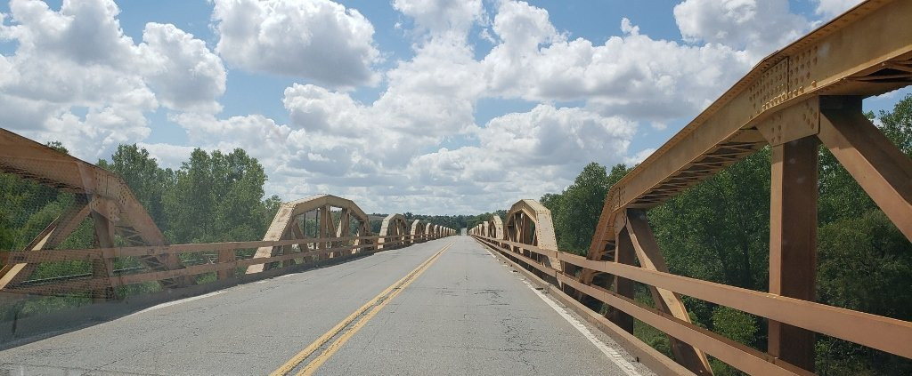 Pony Bridge景点图片