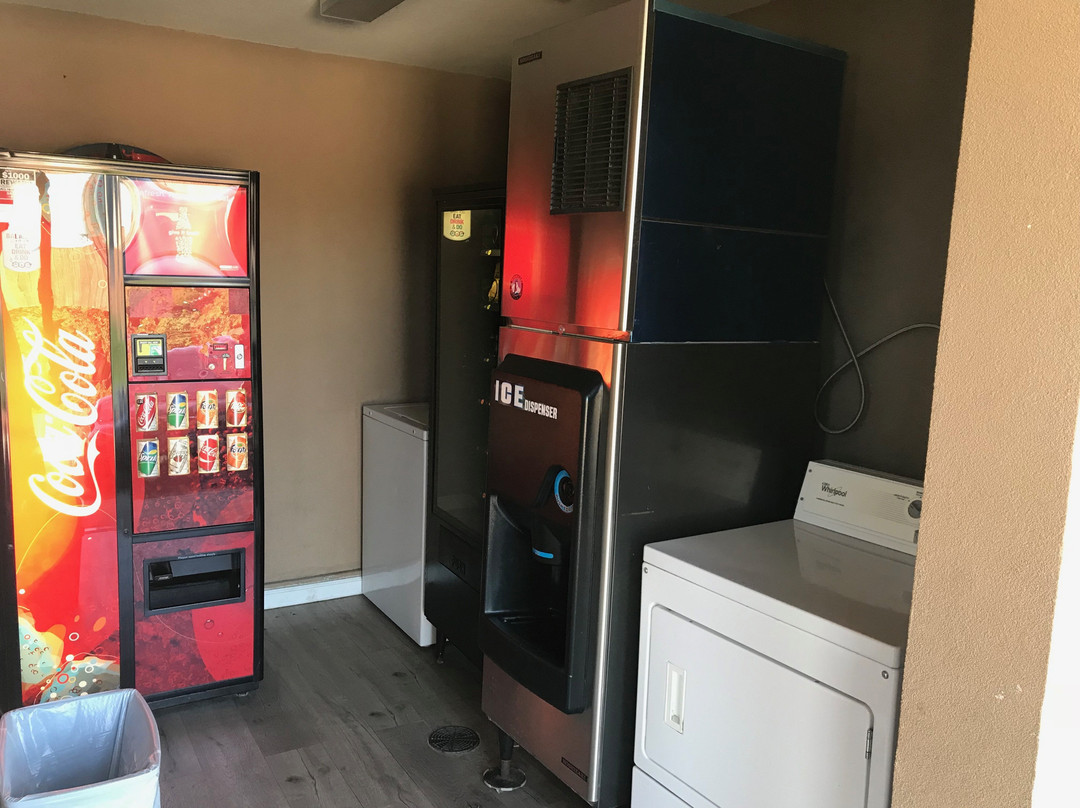 Paradise Inn & Suites主图