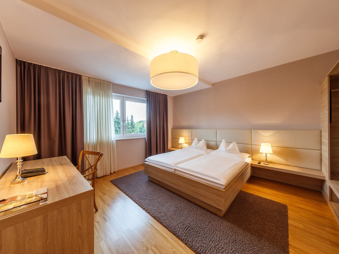 Pfeiler's Burgerstuberl Hotel主图