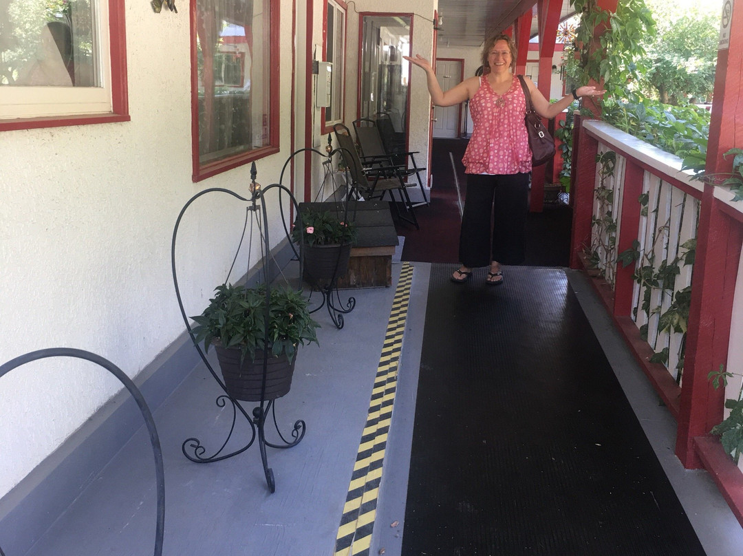 山河汽车旅馆主图