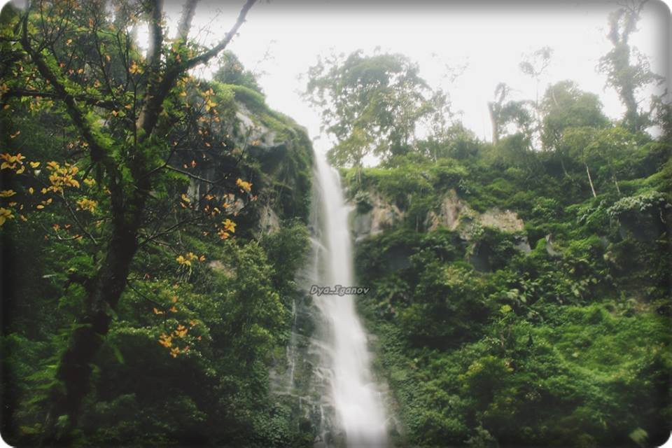 Tancak Kembar Waterfall-本托沃索必去景点