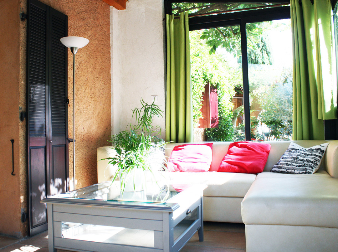 阿瑟珀里斯酒店主图