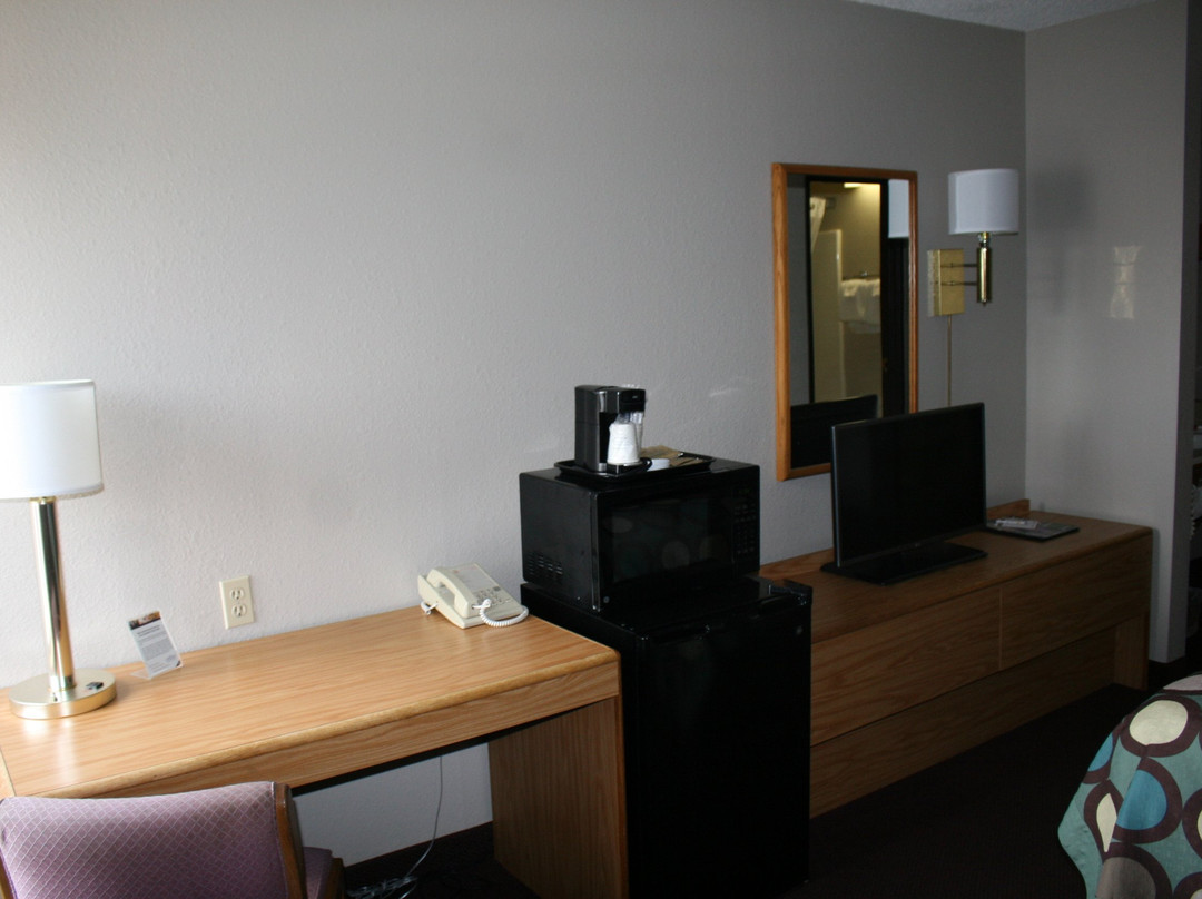 Super 8 by Wyndham Menomonie WI主图