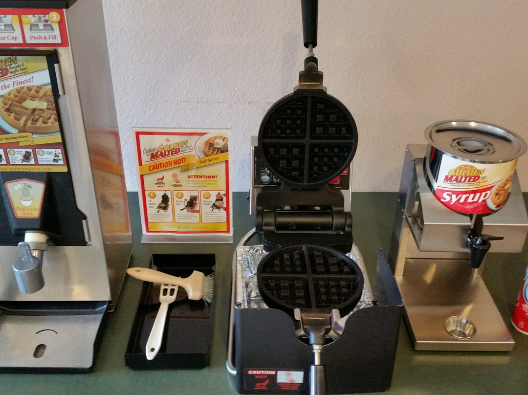 Super 8 by Wyndham Manistee主图