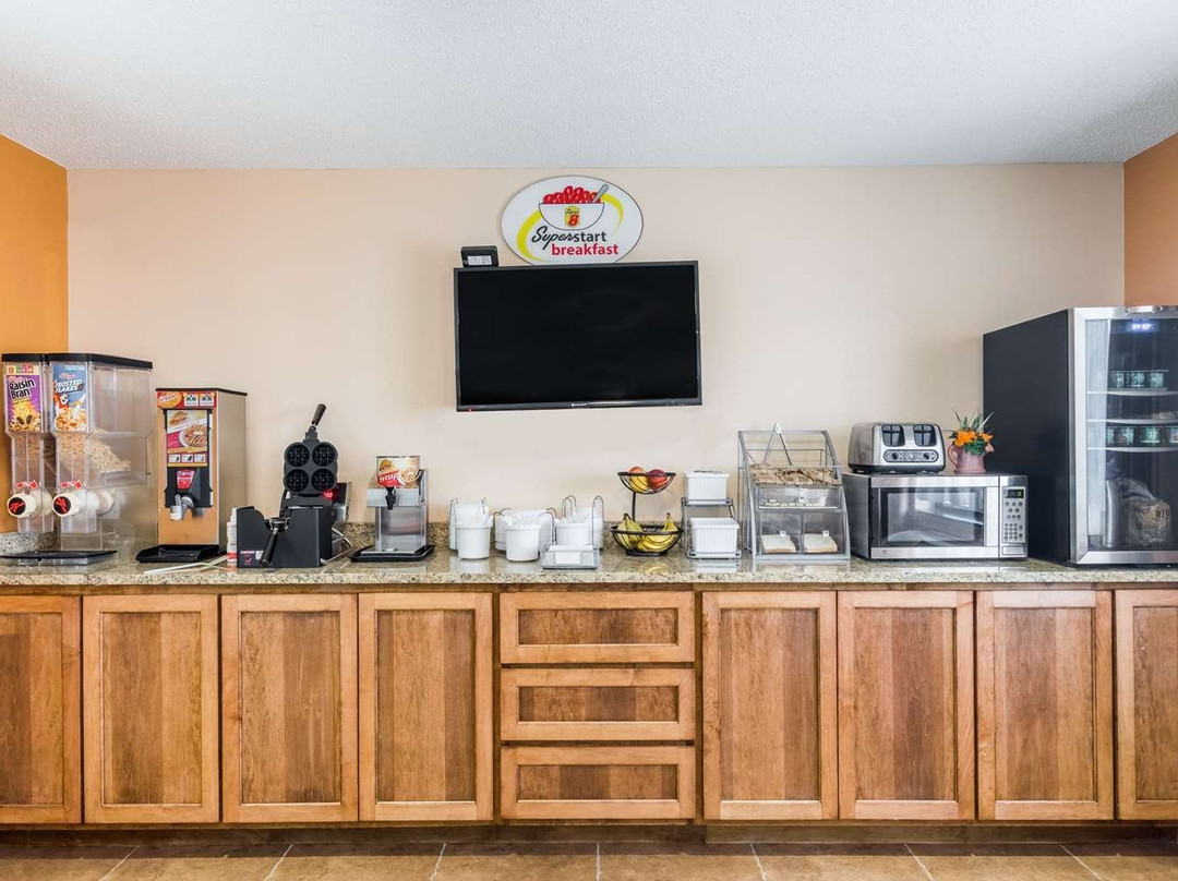 Super 8 by Wyndham Campbellsville KY主图