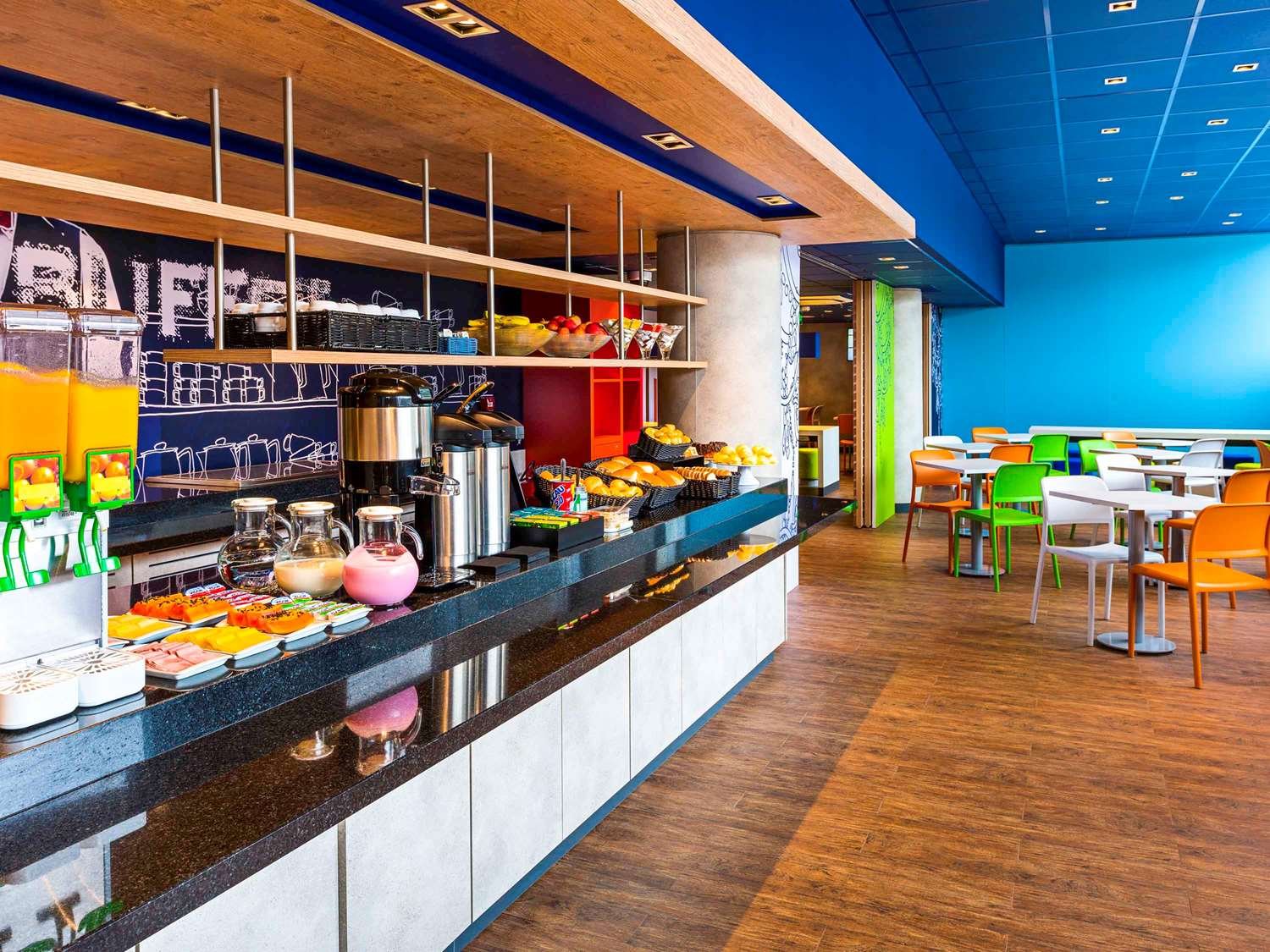 容迪亚伊购物中心宜必思快捷酒店-官方