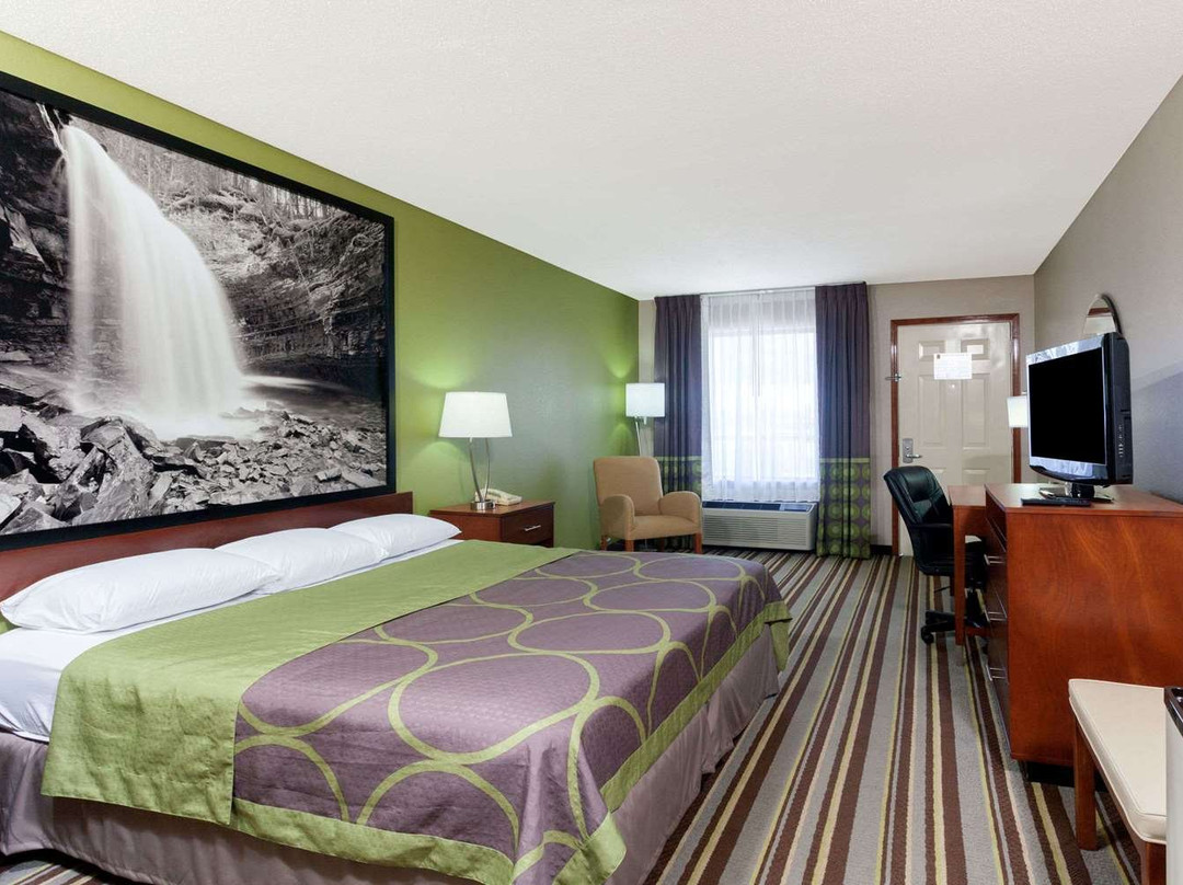 克拉克斯维尔东北速8酒店主图