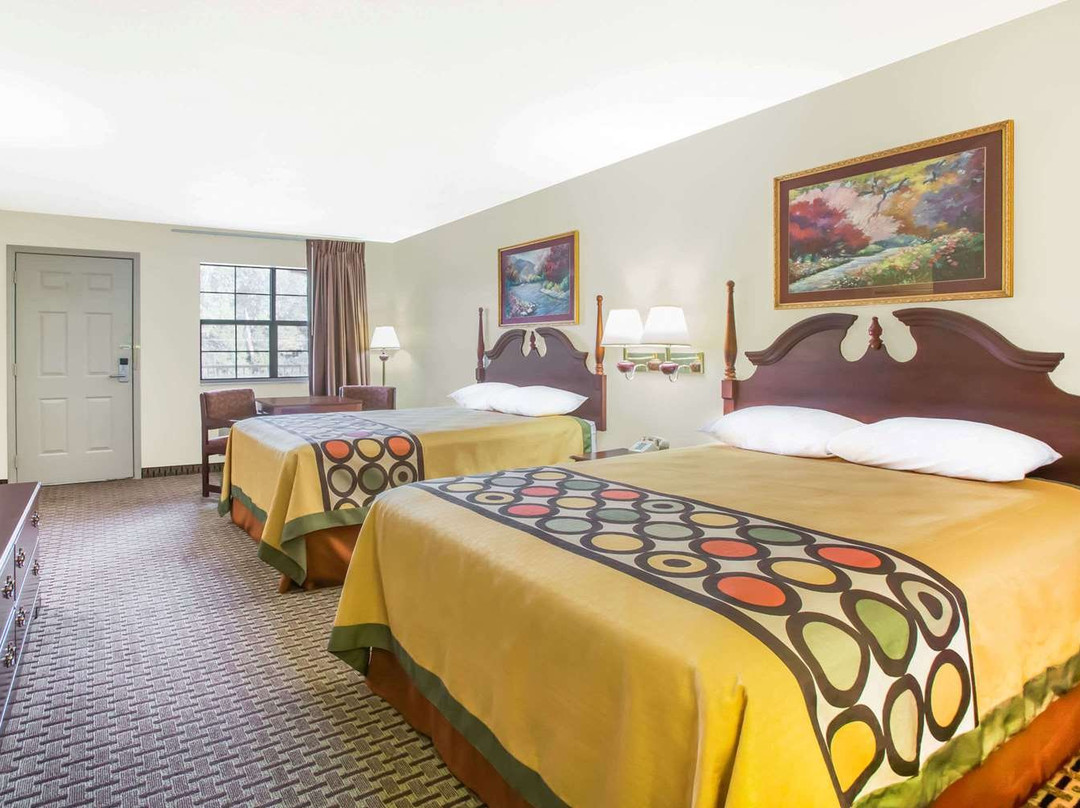 Super 8 by Wyndham Cabot主图