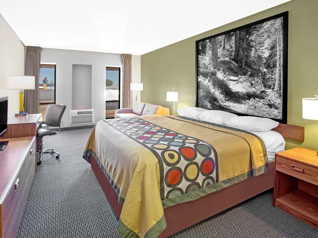 Super 8 by Wyndham Windsor/Madison North主图