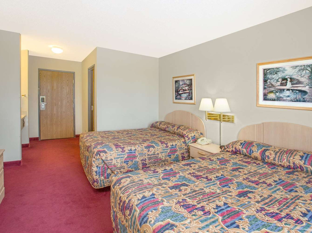 Super 8 by Wyndham Bethany MO主图