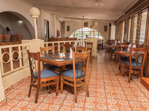 利隆圭太阳鸟酒店主图