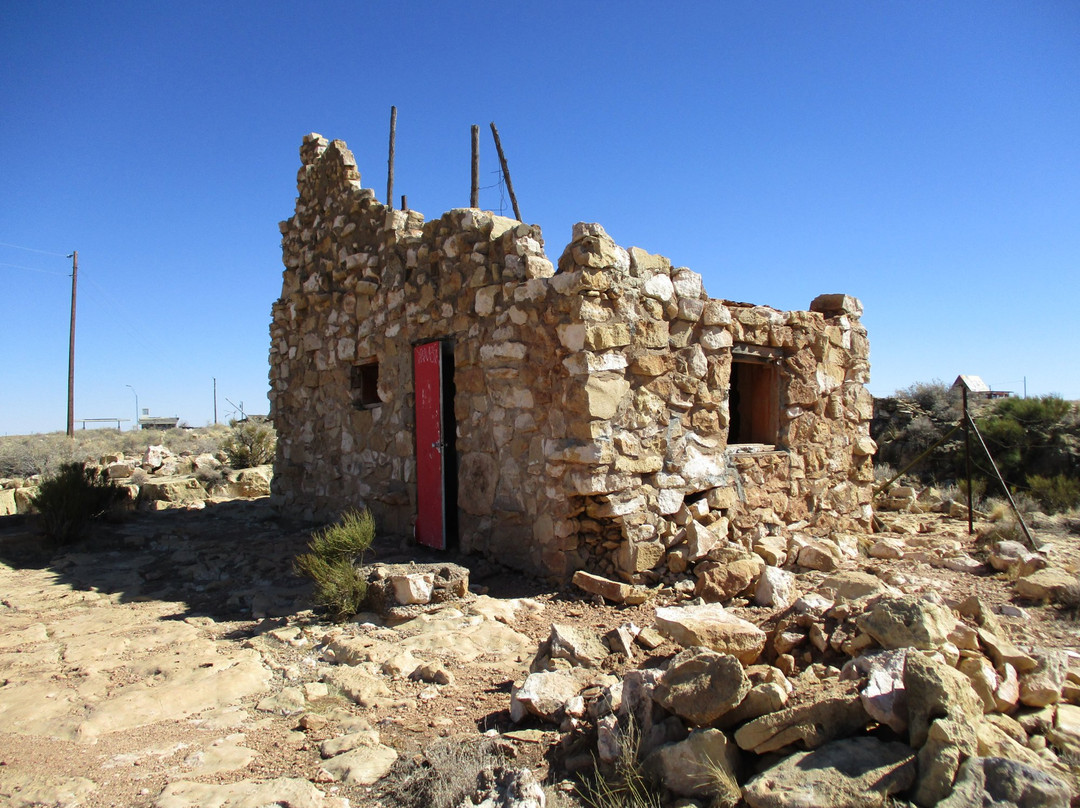 Apache Death Cave-温斯洛必去景点