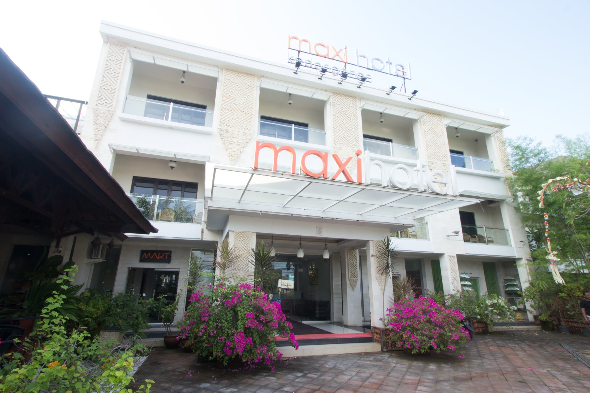 Maxi Hotel Kedonganan-官方