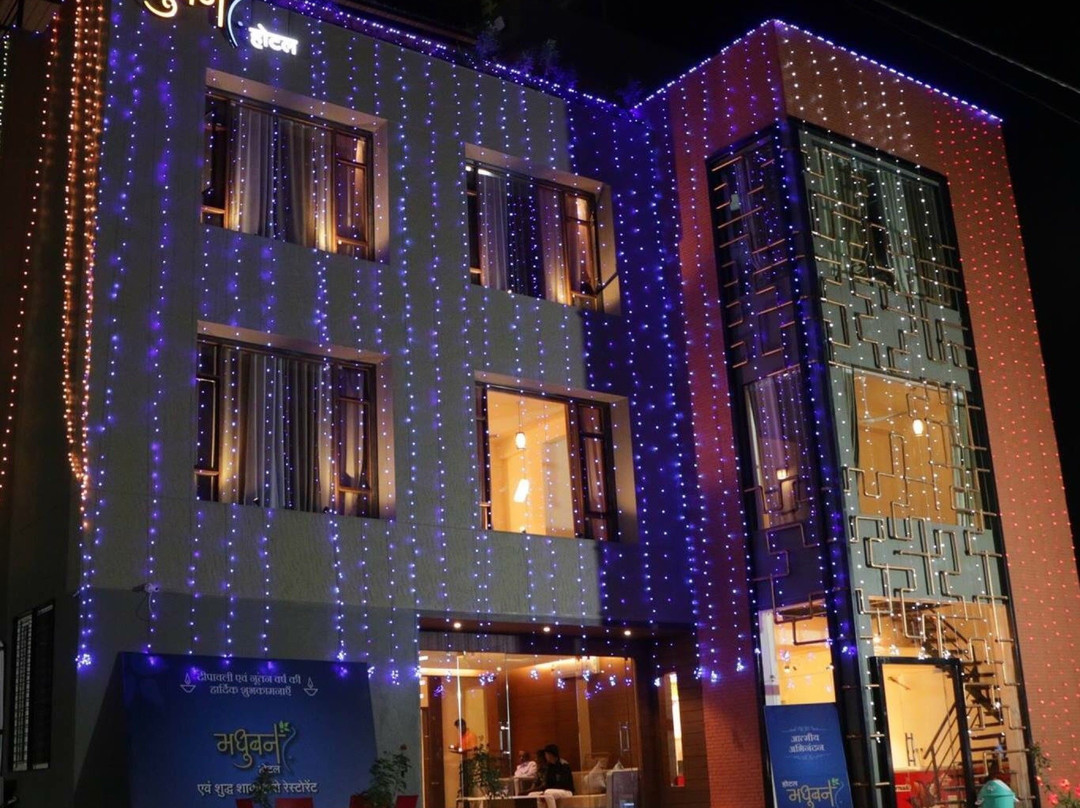 OYO 16543 Hotel Madhuban主图