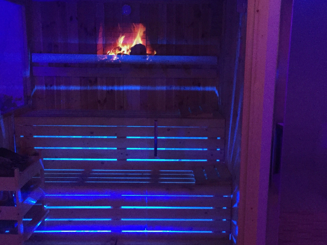 La Massimina-Casal Lumbroso旅游景点-Dalla Testa ai Piedi