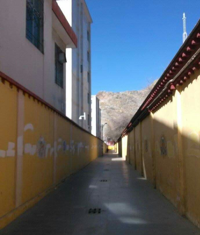 药王山摩崖-拉萨市必去景点