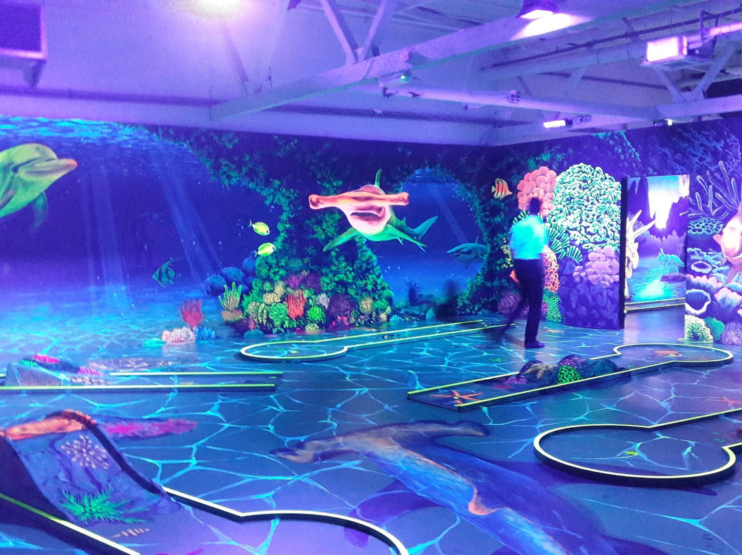 Rastede旅游景点-Schwarzlicht Golf 3D