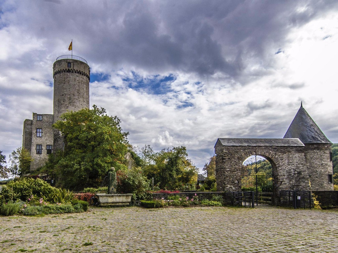 Burg Pyrmont-Roes必去景点