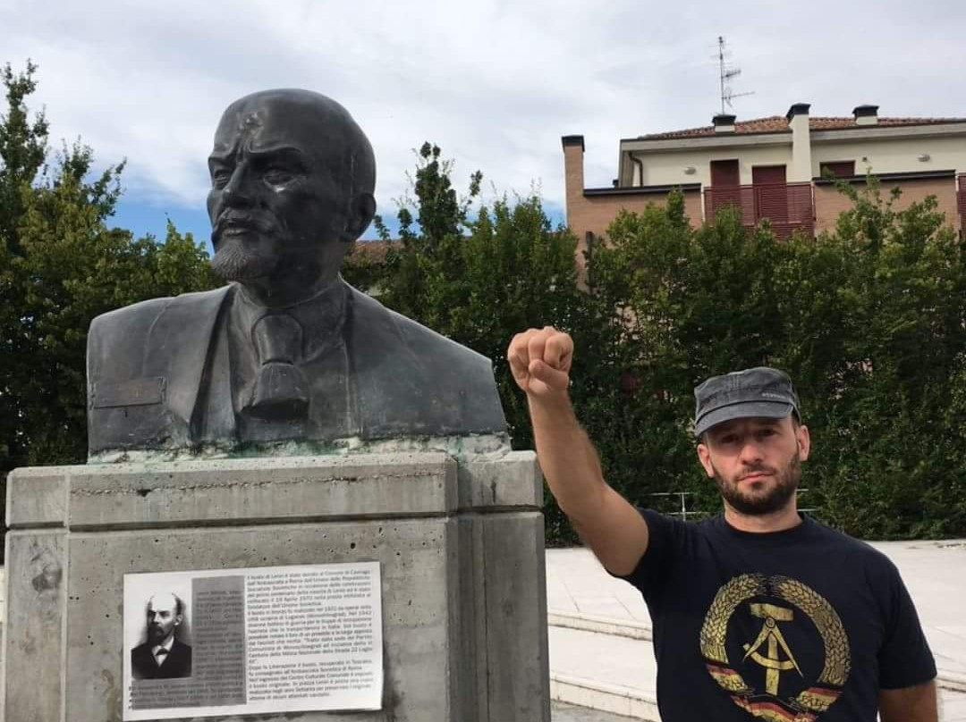 Piazza lenin/statua di lenin景点图片