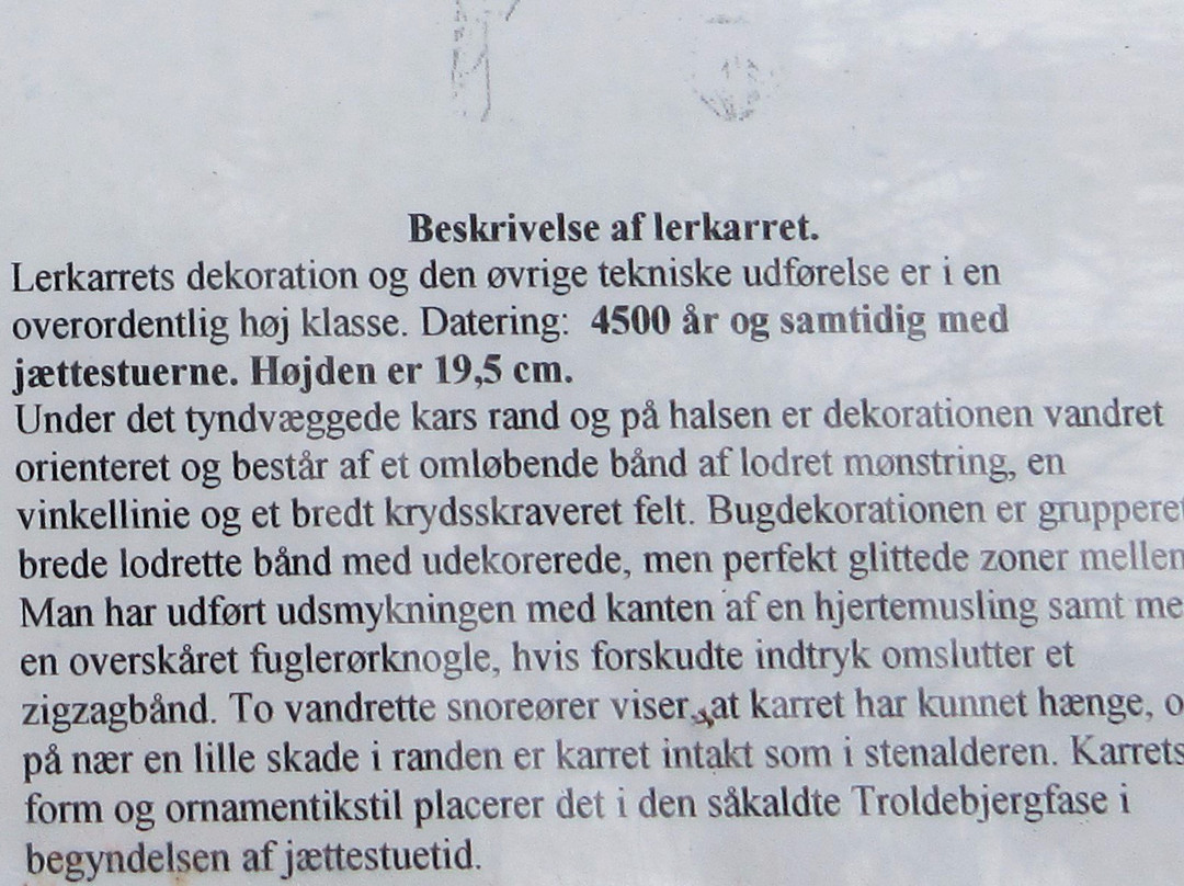 Mindesten for Skarpsallingkarret-洛格斯托必去景点
