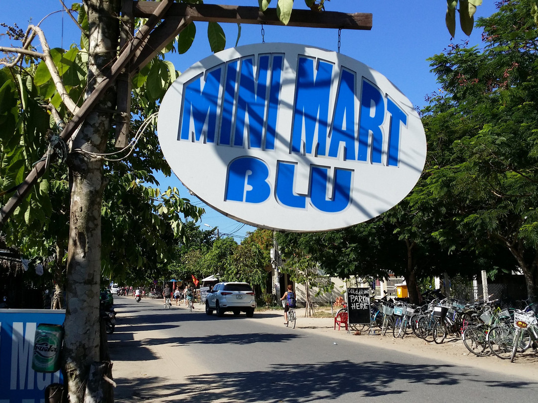 Blu Mart Greek Souvlaki & Bakery