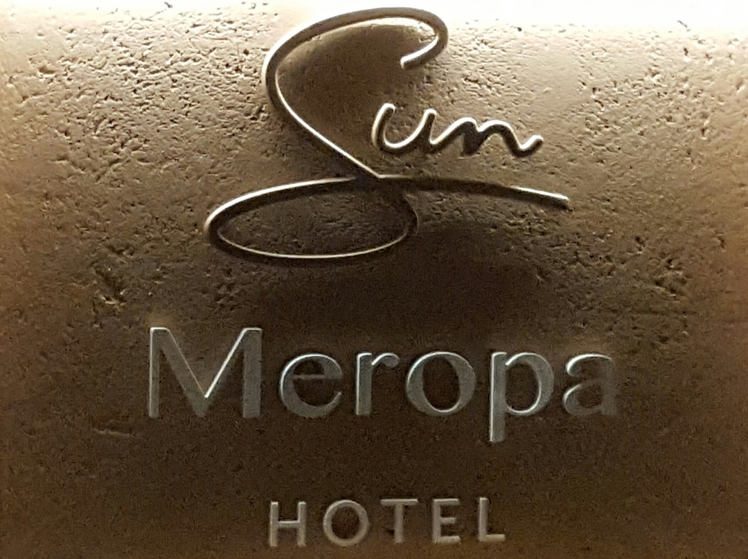 Meropa Hotel主图