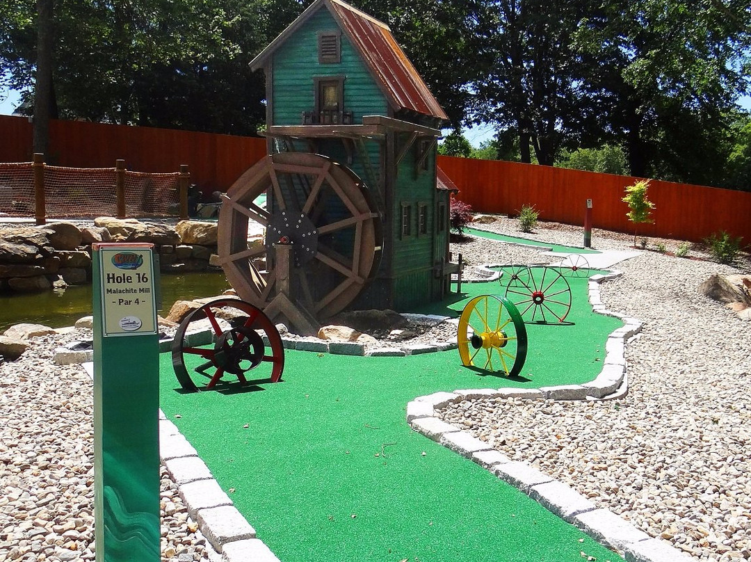 Copper Creek Mini Golf at Nature's Art Village-Montville必去景点