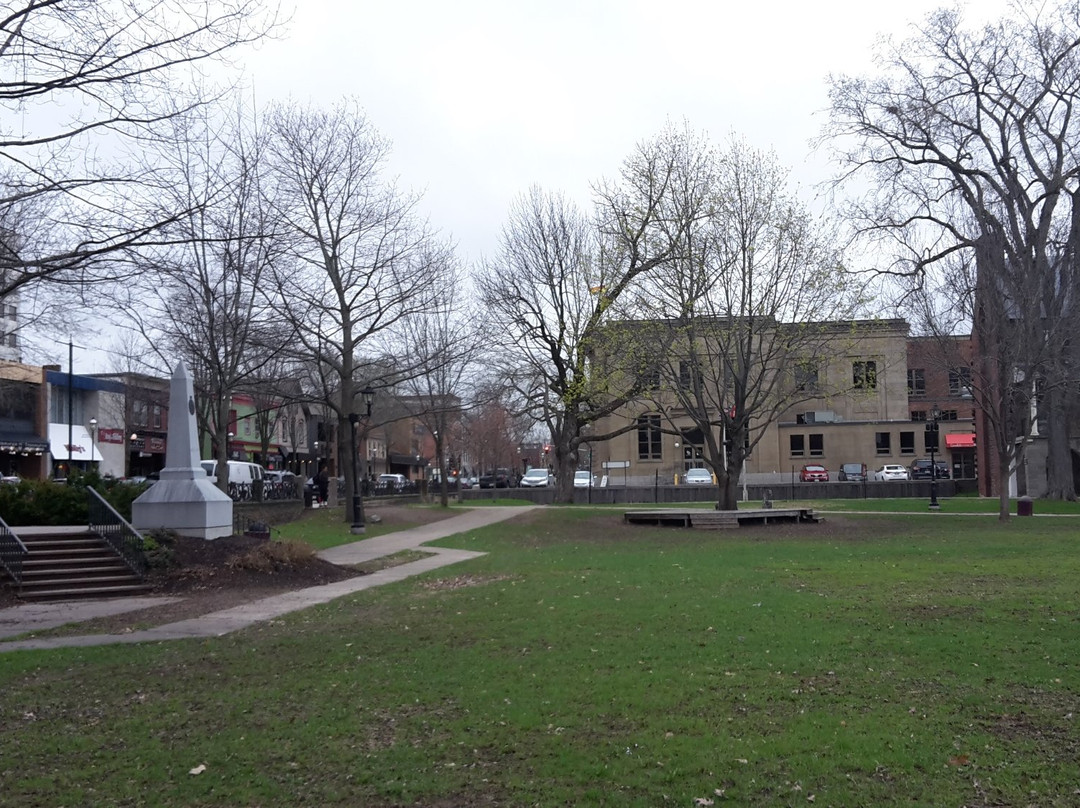 Guard House & Soldiers' Barracks-弗雷德里克顿必去景点