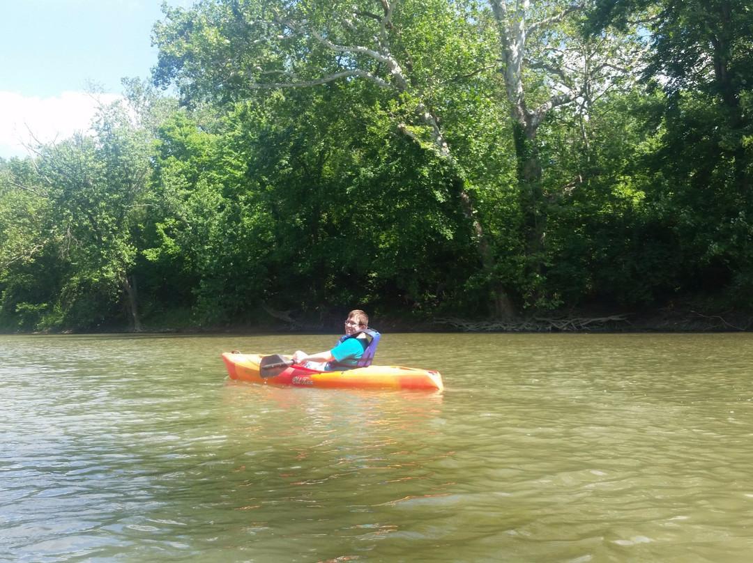 Trapper John's Canoe Livery-格罗夫城必去景点