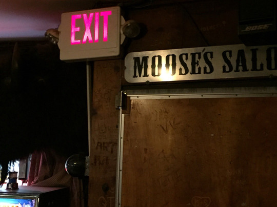 Mooses Saloon-卡利斯佩尔必去景点