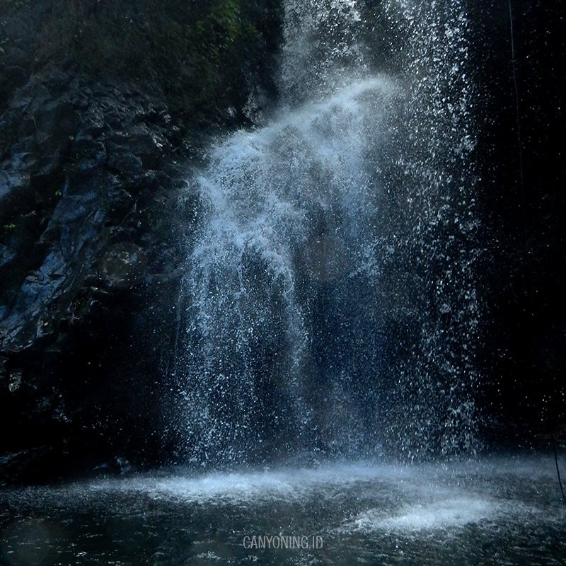 Canyoning Indonesia景点图片