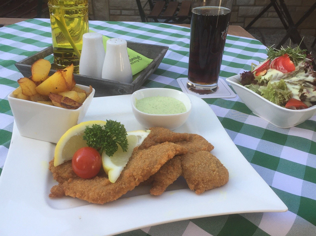 陶努斯山区克龙贝格餐馆和美食-Gaststätte Zum Schützenhof Kronberg