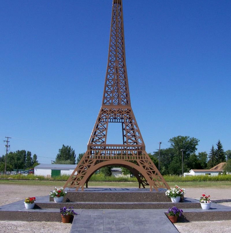 Eiffel Tower Replica-Montmartre必去景点