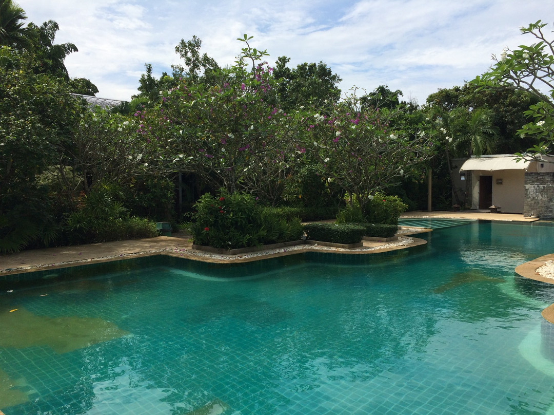 搭察万餐饮度假村主图