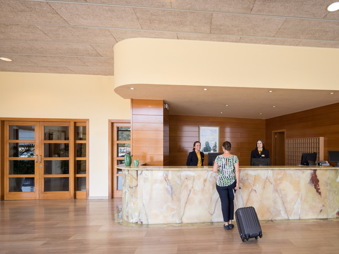 H 精品皇家太阳套房酒店主图