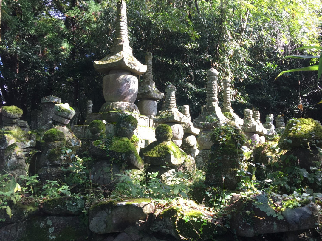 Cemetry of Zaizen Family-杵筑市必去景点