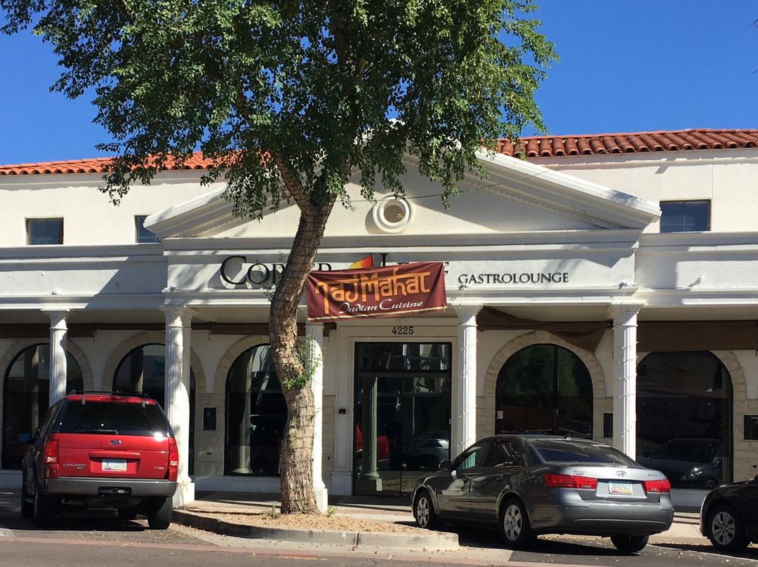 Taj Mahal Restaurant & Lounge