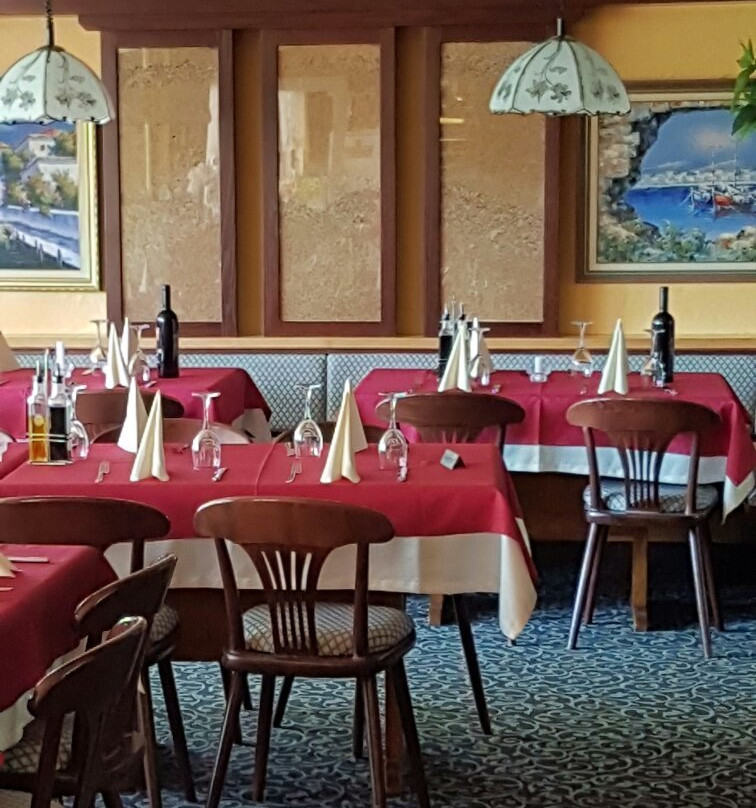 Ruemikon餐馆和美食-Gaststatte Saloniki