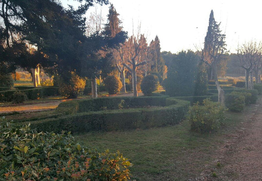 Chateau La Curniere-Tavernes必去景点