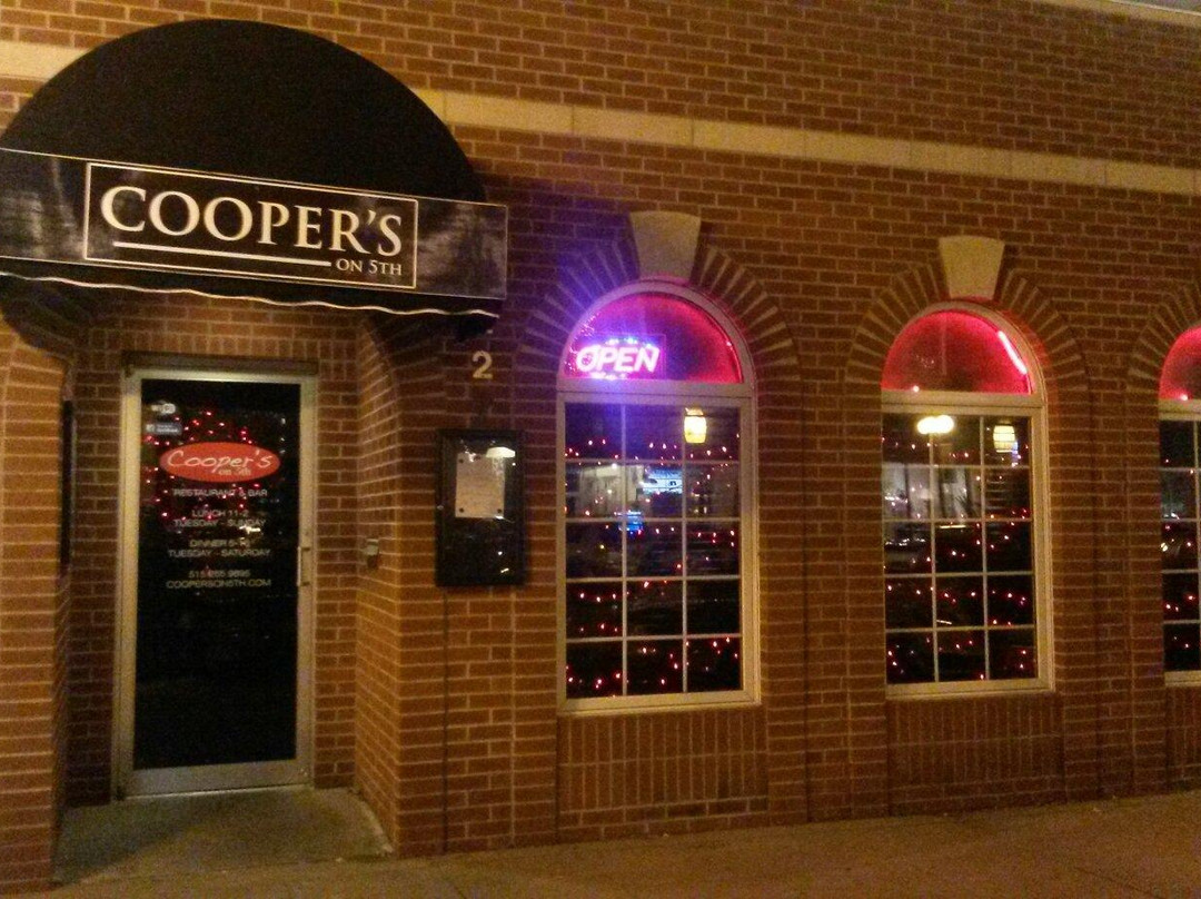 西得梅因餐馆和美食-Cooper's on 5th