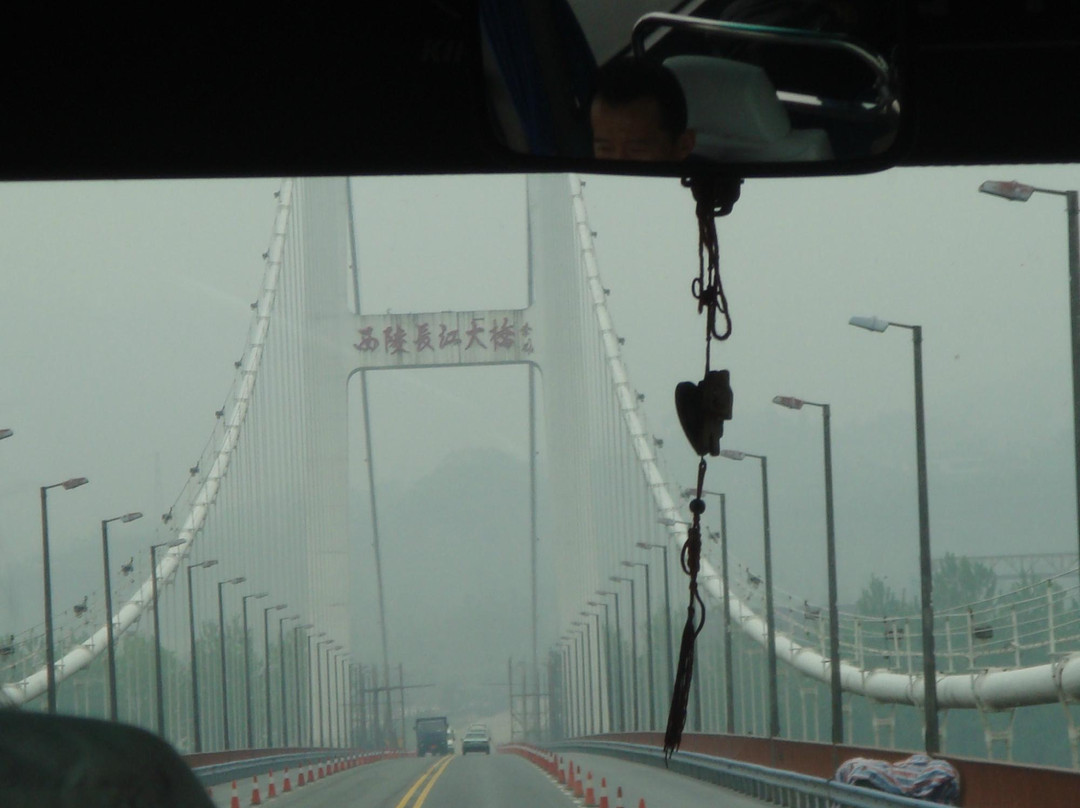 西陵长江大桥-宜昌市必去景点